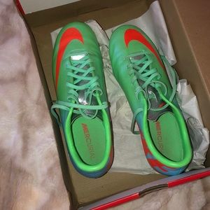 Soccer cleats